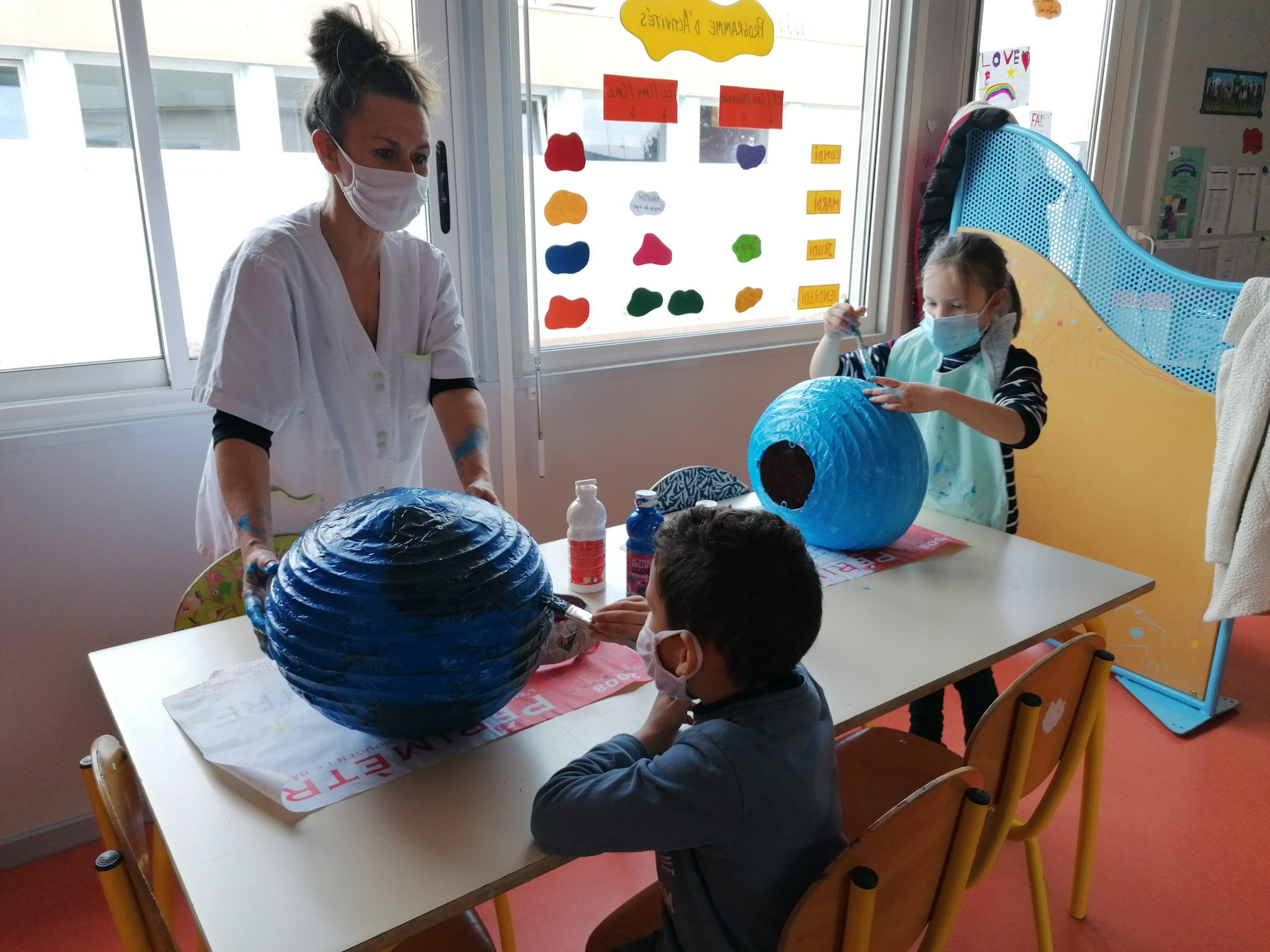 Photo article peinture planète lynda